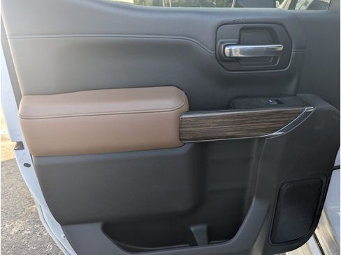 Used 2020 Chevrolet Silverado 1500 High Country AWD/4WD image 11