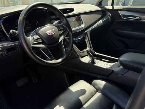 Used 2017 Cadillac XT5 Premium Luxury FWD image 10