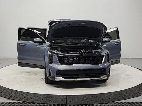Used 2025 Kia Sorento EX FWD image 11