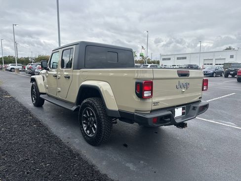 Used 2020 Jeep Gladiator Overland w/ Popular Equipment Package image 5