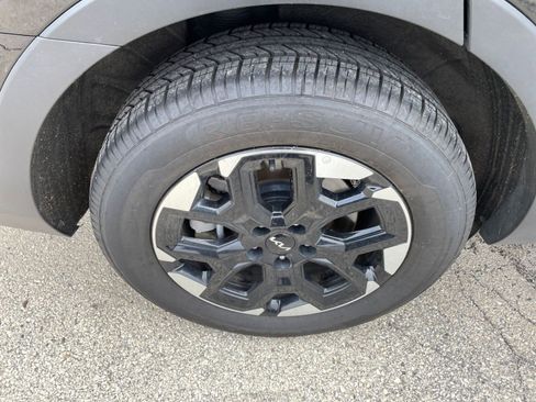 Used 2024 Kia Sorento S image 31