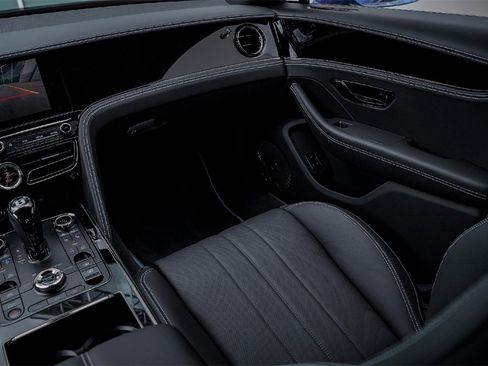 New 2025 Bentley Flying Spur Plug-In Hybrid image 38