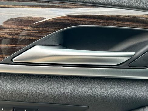 Used 2021 BMW 540i w/ Premium Package image 25