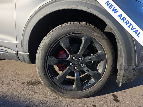 Used 2023 Ford Explorer ST w/ Equipment Group 401A image 2