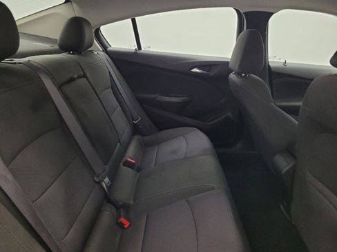 Used 2017 Chevrolet Cruze LT FWD image 19