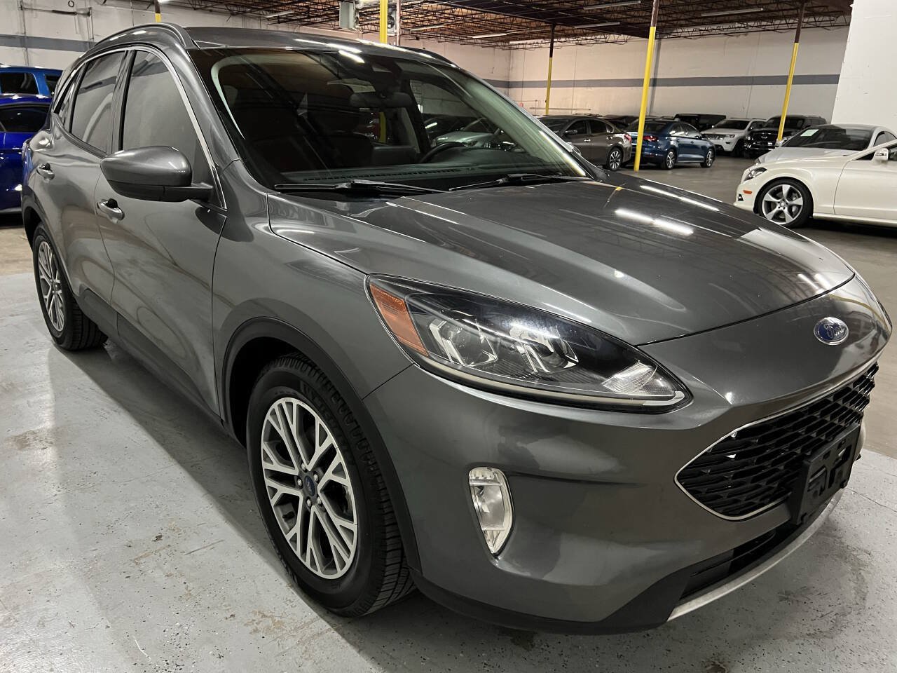Used 2022 Ford Escape SEL w/ Technology Package FWD image 11