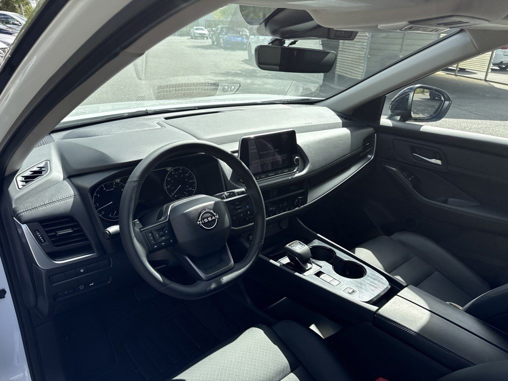 Used 2026 Nissan Rogue Dark Armor FWD image 14