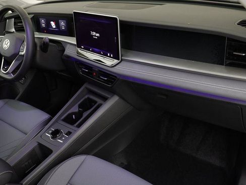 New 2026 Volkswagen Tiguan SE image 19