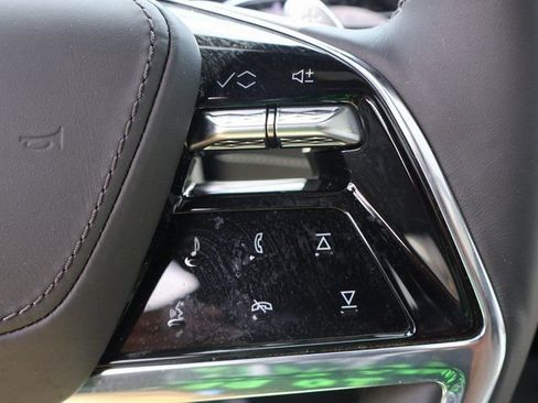 Certified 2025 Cadillac Escalade Premium Luxury Platinum image 38