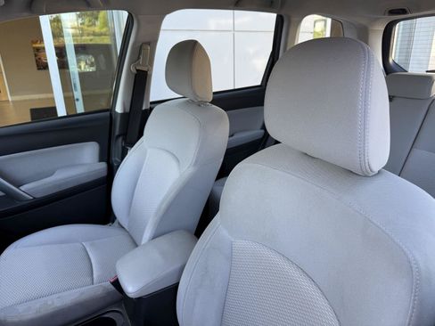 Used 2014 Subaru Forester 2.5i AWD/4WD image 10