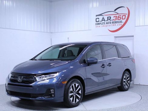 Used 2025 Honda Odyssey EX-L image 2