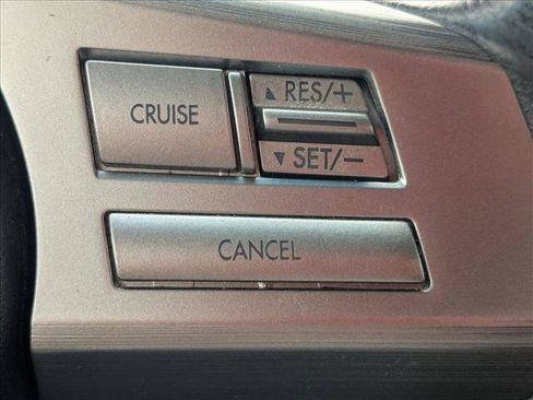 Used 2010 Subaru Outback 2.5i Limited image 10