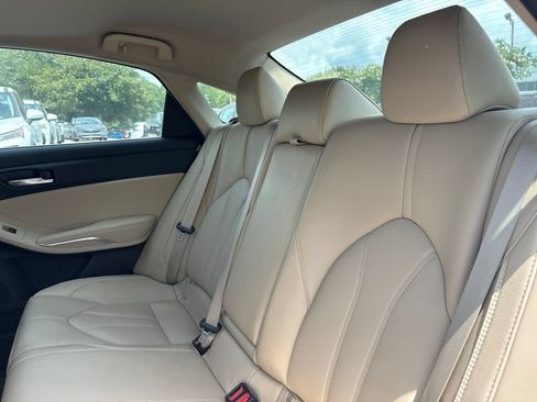 Used 2020 Toyota Avalon XLE w/ Moonroof Package FWD image 20