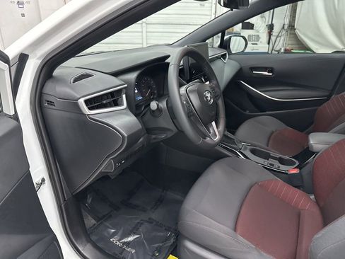 Used 2025 Toyota Corolla SE image 9