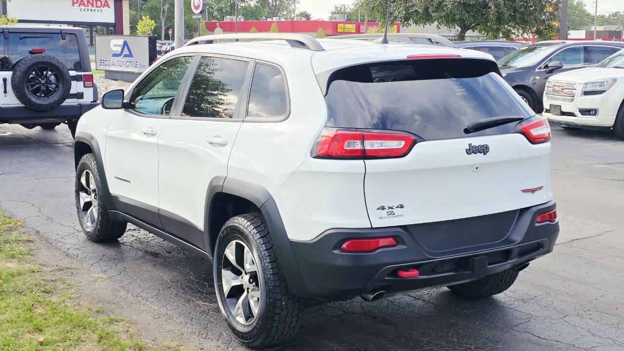 Used 2018 Jeep Cherokee Trailhawk AWD/4WD image 4