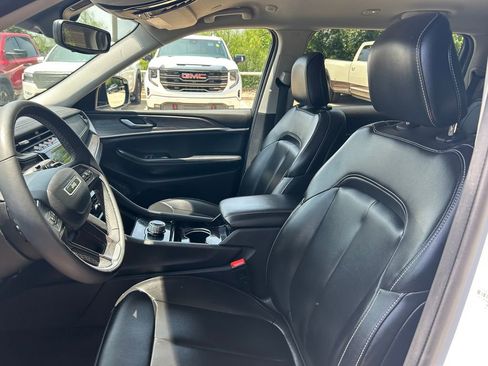 Used 2023 Jeep Grand Cherokee L Limited RWD image 13