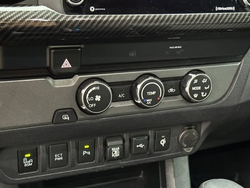 Used 2020 Toyota Tacoma TRD Sport image 19