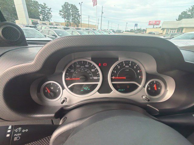 Used 2010 Jeep Wrangler Unlimited Sahara w/ Dual Top Group AWD/4WD image 20
