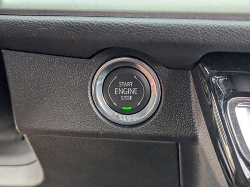 Used 2025 Chevrolet Traverse LT w/ Enhanced Driving Package image 32