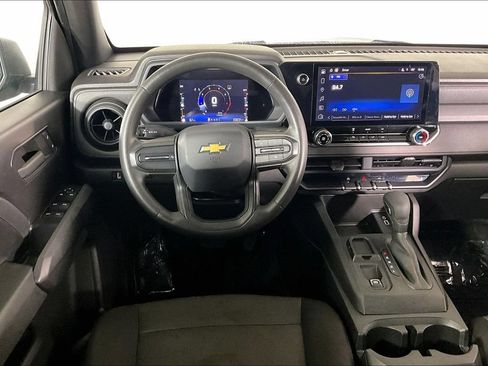 Used 2023 Chevrolet Colorado W/T RWD image 4