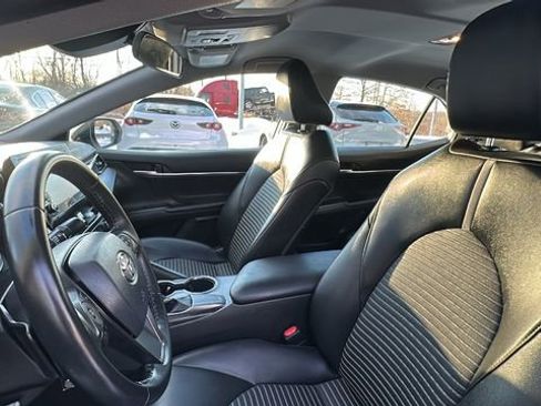 Used 2021 Toyota Camry SE image 19