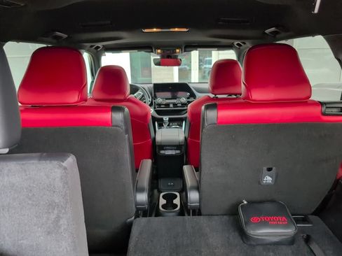 Used 2023 Toyota Highlander XSE AWD/4WD image 8