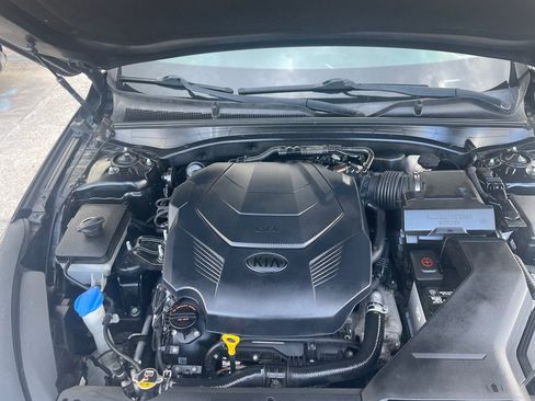 Used 2017 Kia Cadenza Technology FWD image 11
