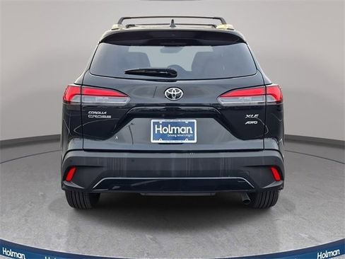 Certified 2022 Toyota Corolla Cross XLE image 5