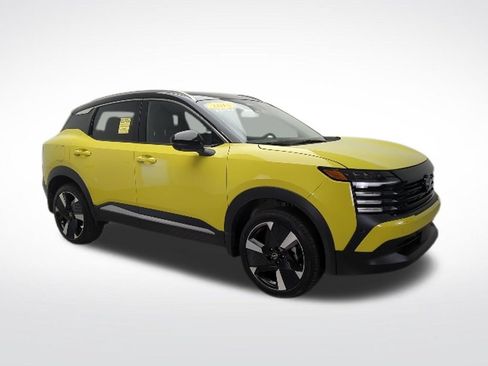 Used 2025 Nissan Kicks SR FWD image 7