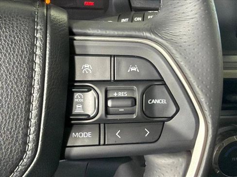 Used 2025 Toyota 4Runner SR5 AWD/4WD image 25