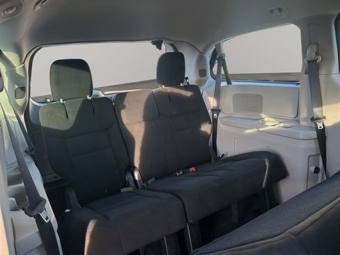 Used 2015 Dodge Grand Caravan American Value Package image 23