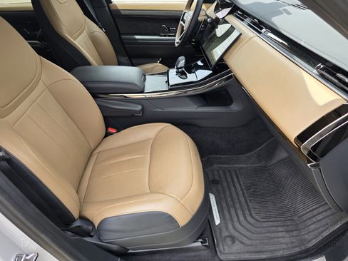 Certified 2025 Land Rover Range Rover Sport Dynamic SE image 3