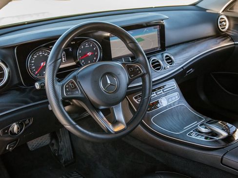 Used 2018 Mercedes-Benz E 300 4MATIC image 10