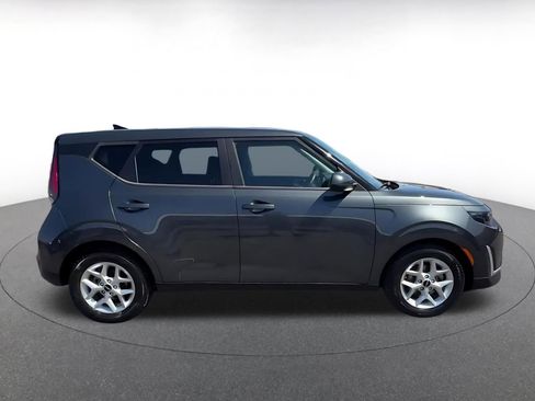Used 2023 Kia Soul LX w/ Option Group 015 FWD image 16