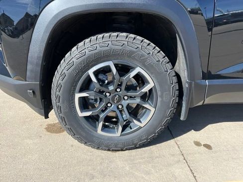 Certified 2026 Chevrolet Equinox ACTIV w/ Convenience Package III image 26