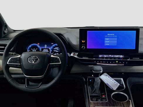 New 2026 Toyota Sienna Limited AWD/4WD image 21