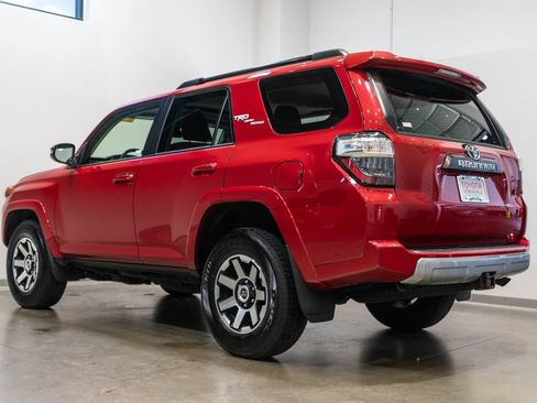 Used 2022 Toyota 4Runner TRD Off-Road Premium AWD/4WD image 8