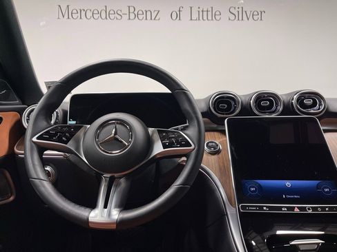 Used 2025 Mercedes-Benz C 300 4MATIC Sedan image 30