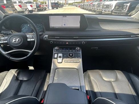 Used 2024 Hyundai Palisade Limited FWD image 15