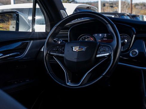Used 2023 Cadillac XT6 Sport image 25
