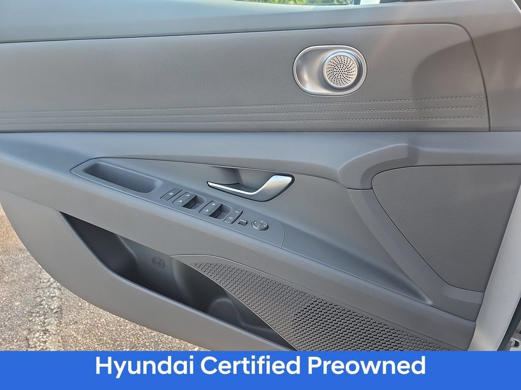 Certified 2024 Hyundai Elantra SEL FWD image 22