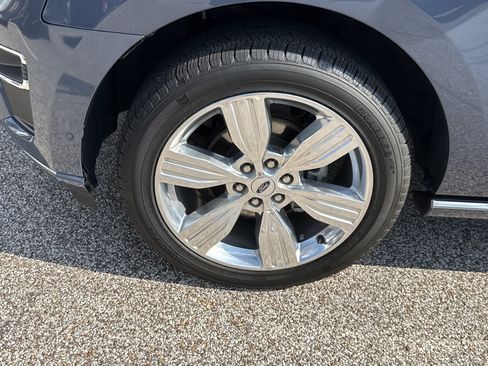 Certified 2022 Ford Expedition Platinum RWD image 9