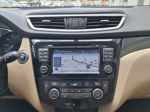 Used 2016 Nissan Rogue SL image 12