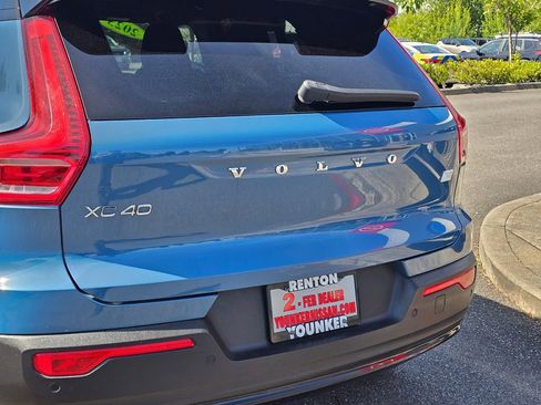 Used 2023 Volvo XC40 Recharge Ultimate AWD/4WD image 10