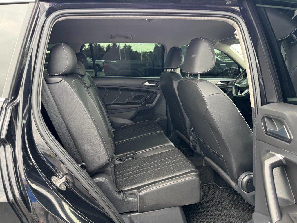 Used 2023 Volkswagen Tiguan SE FWD image 13
