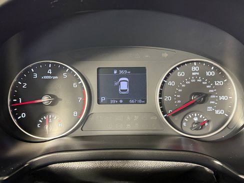 Used 2021 Kia Seltos LX image 25