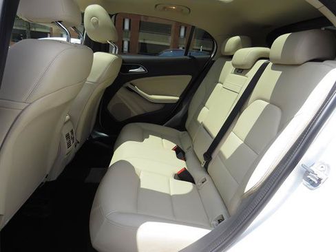 Certified 2020 Mercedes-Benz GLA 250 4MATIC image 21