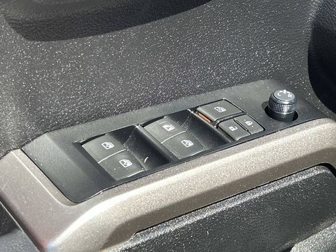 Used 2022 Toyota Tacoma SR5 w/ Technology Package AWD/4WD image 20