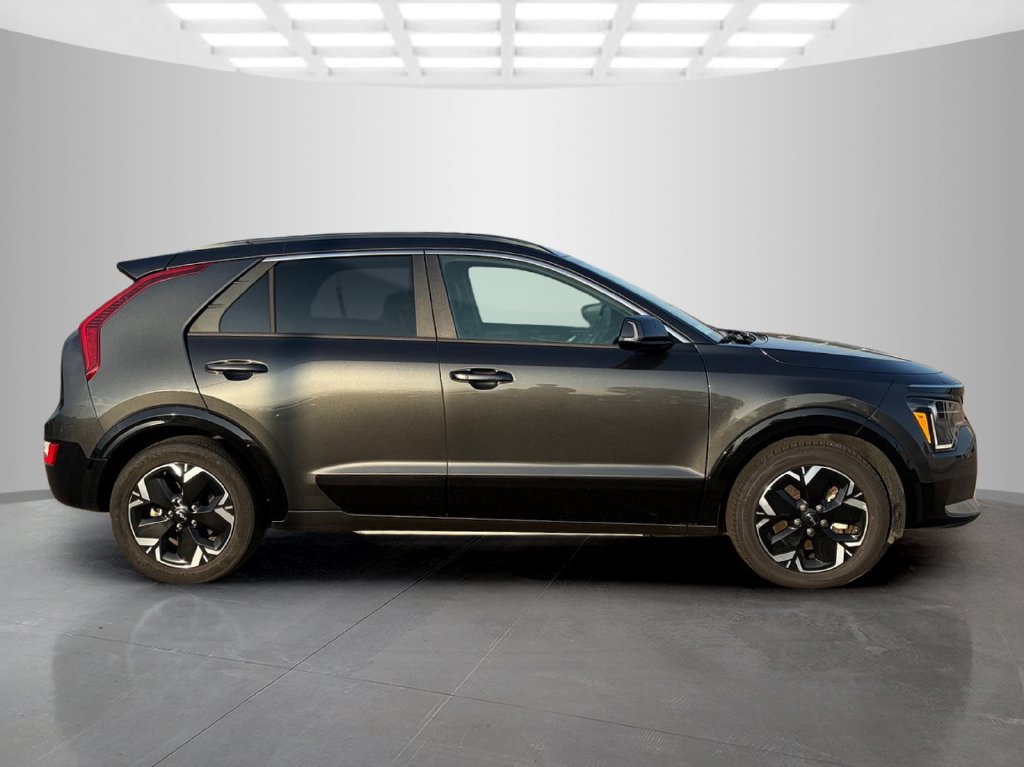 Used 2024 Kia Niro Wind FWD image 2