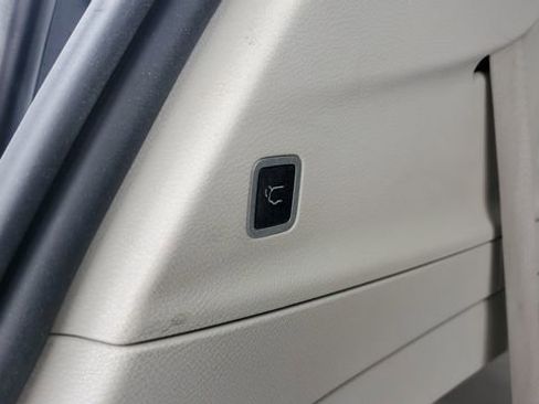 Certified 2024 Chrysler Pacifica Touring-L image 29